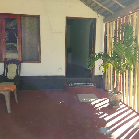 Peacock Garden Acomodação com café da manhã Tangalle Exterior foto