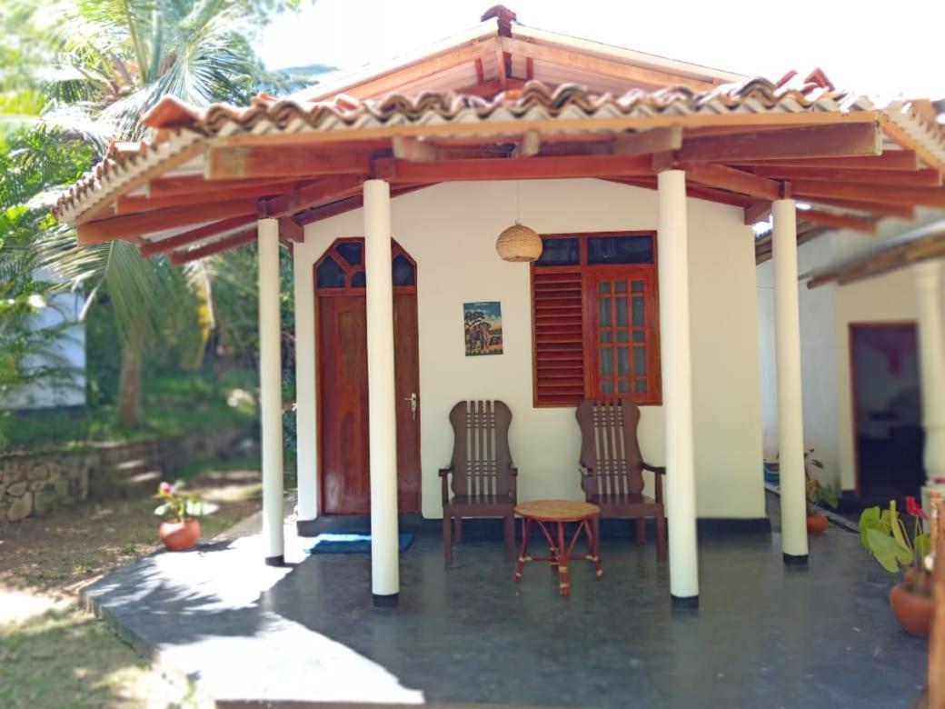 Peacock Garden Acomodação com café da manhã Tangalle Exterior foto