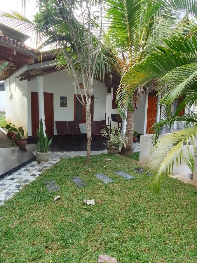 Peacock Garden Acomodação com café da manhã Tangalle Exterior foto