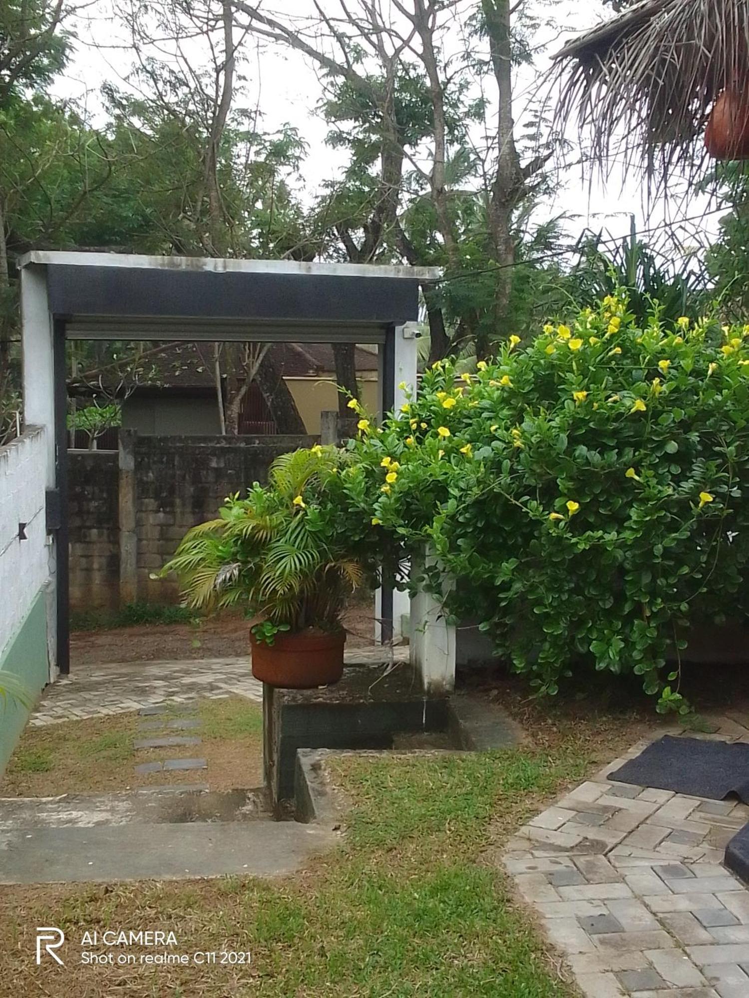 Peacock Garden Acomodação com café da manhã Tangalle Quarto foto